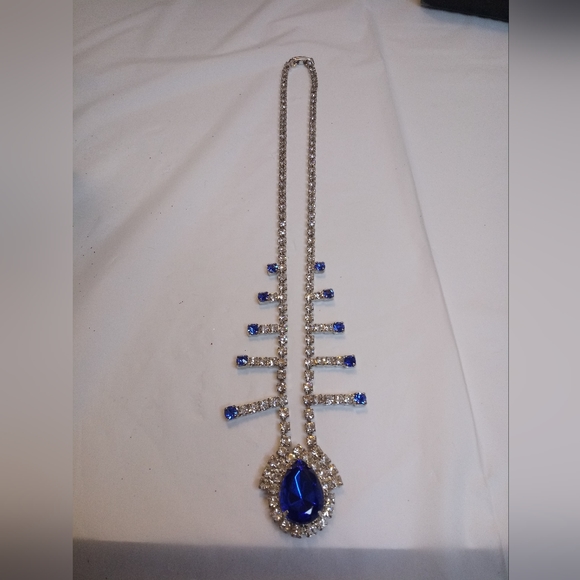 A Royal Blue and Crystal Necklace silver hardware, pre-owned - Picture 6 of 16